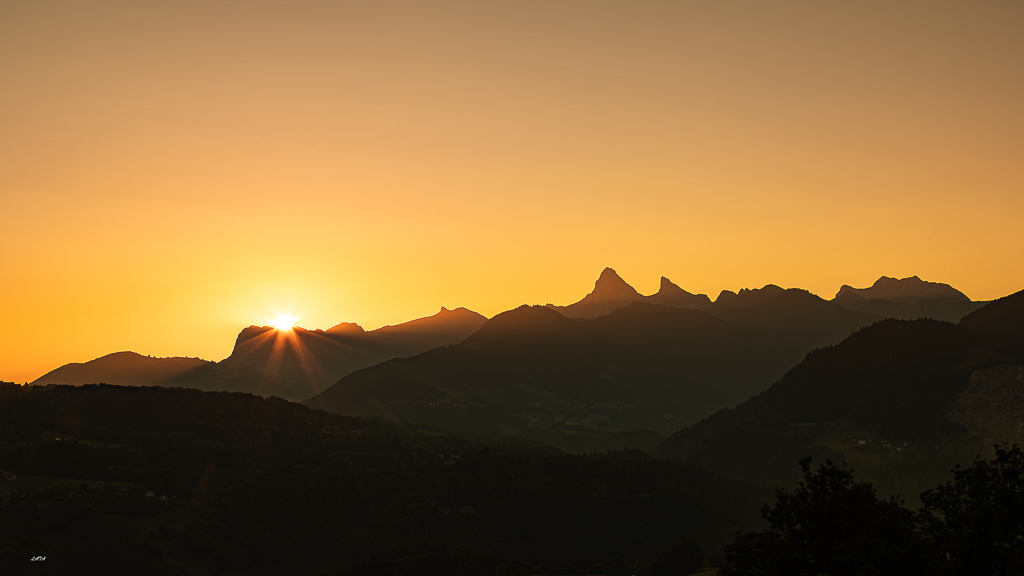Lever de soleil. Massif du Chablais 2