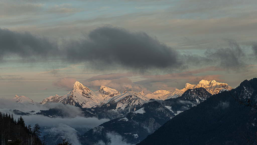 Dent d'Oche et Cornettes de Bises_