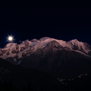 Lever de Lune. Massif Mont-Blanc